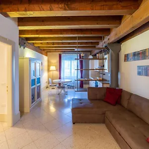 Appartamento Youatmolino Canal View, Venezia